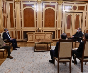 Armenian President Meets with Republic Party Officials