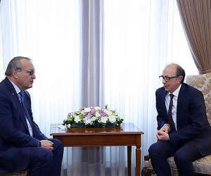 ԱԳ նախարար Արա Այվազյանը հանդիպել է Արցախի ԱԺ նախագահ Արթուր Թովմասյանին