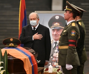 Արմեն Սարգսյանը ներկա է գտնվել Արցախի հերոս Արկադի Տեր-Թադևոսյանի հոգեհանգստի արարողությանը