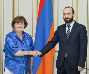 Արարատ Միրզոյանն ընդունել է Քերոլայն Քոքսին