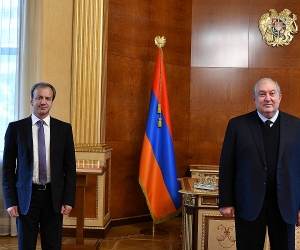 Նախագահ Արմեն Սարգսյանն ընդունել է ՖԻԴԵ-ի նախագահ Արկադի Դվորկովիչին