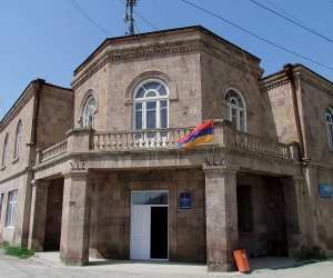 Համայնքապետարանը, մանկապարտեզը, գրադարանն ու բուժամբուլատորիան՝ մեկ շենքում