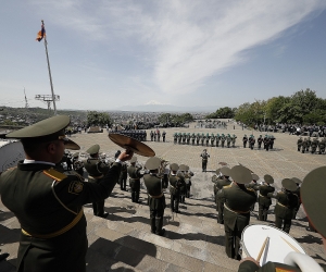 Armenian PM Pashinyan Attends May 9 Commemoration In Yerevan