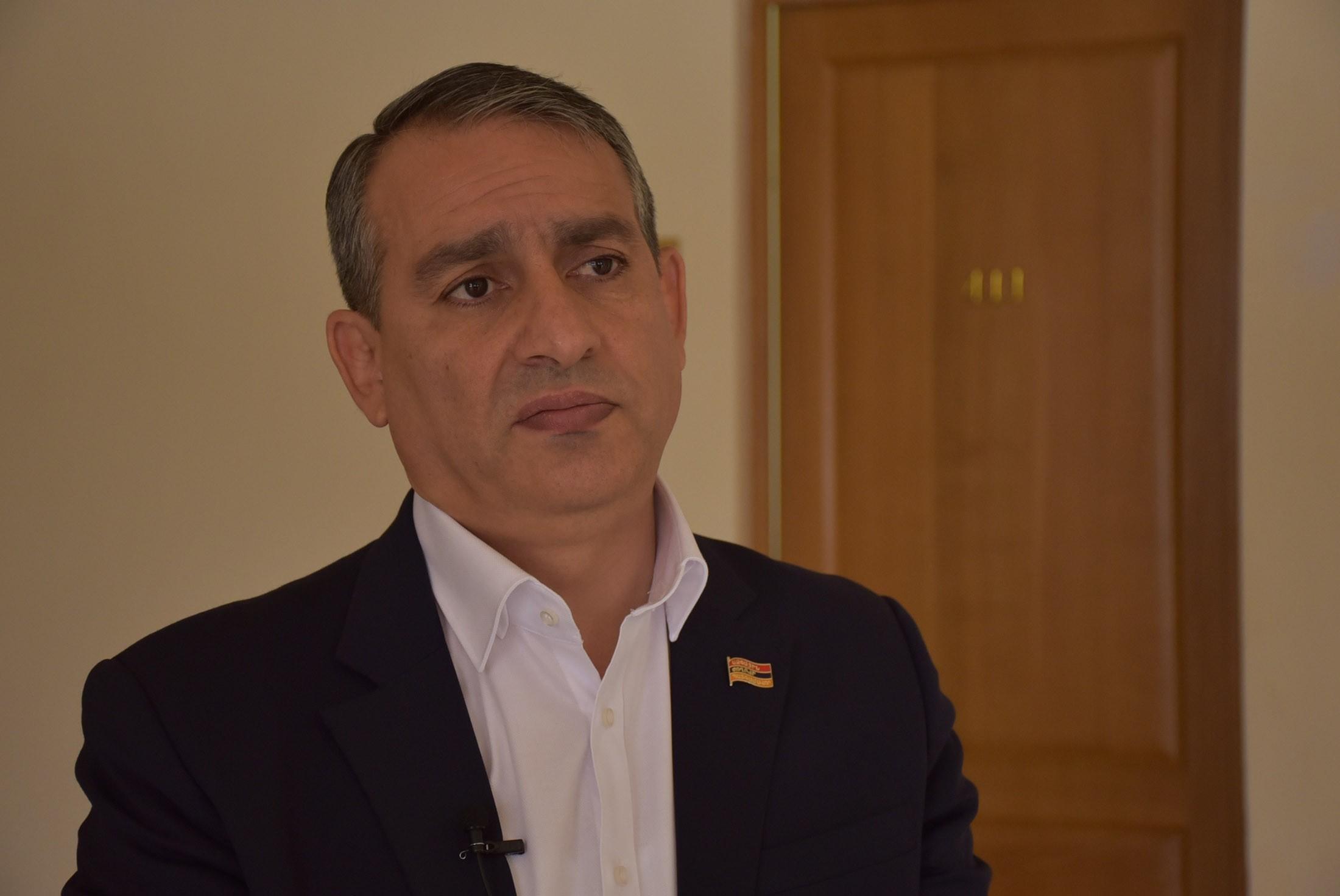 Armenian Parliament's Defense and Security Committee Member Warns of Military Response to Azerbaijani Syunik Incursion