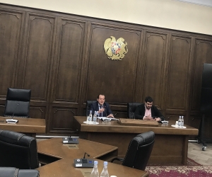 Ни один замминистра ИД не явился в парламент. Заседания постоянных комиссий отложены
