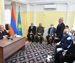 Արմեն Սարգսյանը Նուր-Սուլթանում հանդիպել է հայ համայնքի ներկայացուցիչների հետ