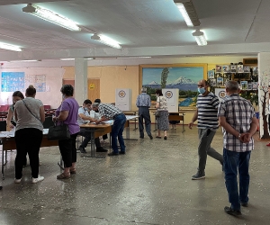 Երկու քաղաքացի ցանկացել է դատարկ ծրար գցել արկղը