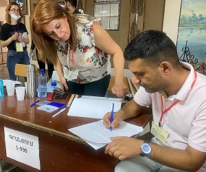 «ՔՊ-ից ո՞վ ա ստեղ». Մալաթիա-Սեբաստիա վարչական շրջանի ղեկավար Դավիթ Կարապետյանն՝ ընտրատեղամասում
