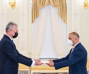 Դեսպան Մարտիրոսյանն իր հավատարմագրերը հանձնեց Լիտվայի նախագահին