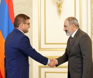 Նիկոլ Փաշինյանը հանդիպել է Արման Բաբաջանյանին