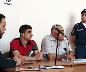 Կինն ու ամուսինն՝ ամբաստանյալի աթոռին․ պետական դավաճանության գործով նիստը հետաձգվեց