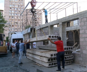 Երևանում շարունակվում է ապօրինի շինությունների ապամոնտաժումը (տեսանյութ)