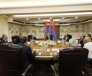 Նիկոլ Փաշինյանը հանդիպել է արտախորհրդարանական մեկ տասնյակ քաղաքական ուժերի ղեկավարներին