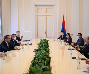 Ա. Սարգսյանն ընդունել է Եվրոպական հանձնաժողովի ընդլայնման և հարևանության քաղաքականության հարցերով հանձնակատար Օլիվեր Վարհեիին