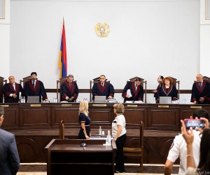 В КС завершился судебный процесс по обжалованию результатов внеочередных парламентских выборов: судьи удалились в совещательную комнату