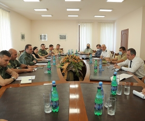 ՊՆ-ում հանդիպում է անցկացվել օտարերկրյա դեսպանությունների հավատարմագրված ռազմական կցորդների հետ