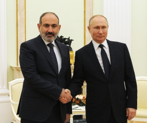 Никол Пашинян провел телефонный разговор с Владимиром Путиным