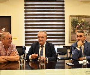 Վահրամ Դումանյանն ընդունել է Երևանի պետական կամերային երաժշտական թատրոնի ներկայացուցիչներին