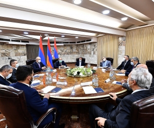 Փաշինյանի և արտախորհրդարանական քաղաքական ուժերի ղեկավարների մասնակցությամբ տեղի է ունեցել խորհրդակցական ժողով
