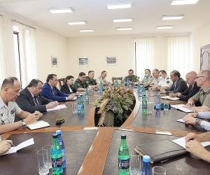 ՊՆ-ում ընդունել են Հայաստանում հավատարմագրված ռազմական կցորդներին