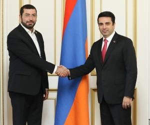 Ալեն Սիմոնյանը հանդիպել է Ռուստամ Բաքոյանի հետ