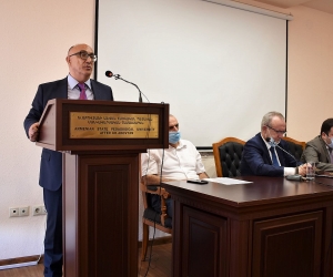 Վահրամ Դումանյանը ներկայացրել է ՀՊՄՀ ռեկտորի պաշտոնակատար Աշոտ Խոեցյանին