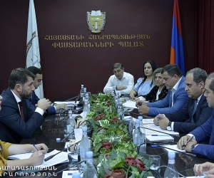 Սահմանադրական բարեփոխումների հարցը քննարկվել է Փաստաբանների պալատի ղեկավար կազմի հետ