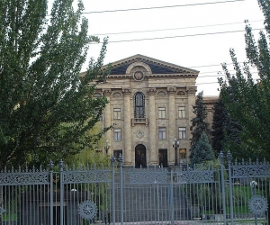 Парламент Армении присоединяется к проекту “100 домов в Арцахе” 