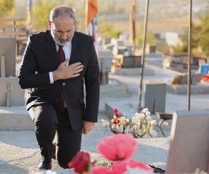 Pashinyan Pays Tribute to 2020 Artsakh War Dead