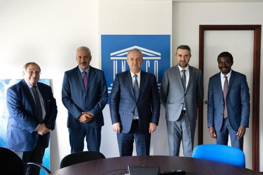 Armenian Minister, UNESCO Official Discuss Protection of Artsakh's Cultural Heritage