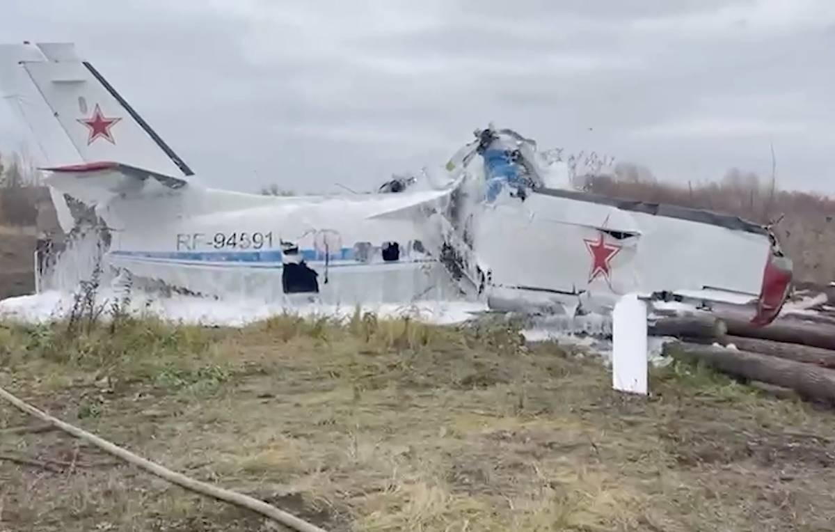 Чей самолет упал сегодня в севастополе. Катастрофа l-410 в Татарстане. Л-410 Мензелинск. Катастрофа l-410 под Мензелинском.