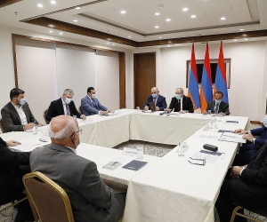 Pashinyan Meets with Heads of Extra-Parliamentary Political Parties