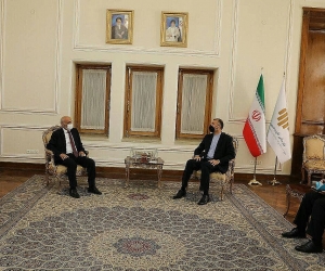 Iranian Foreign Minister Hosts Departing Armenian Ambassador