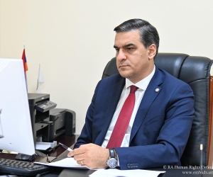 Արման Թաթոյանը հարցեր է ուղղել  Արմեն Գրիգորյանին