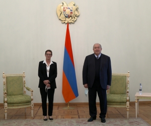 Նախագահ Արմեն Սարգսյանը հանդիպում է ունեցել Հայաստանում Ֆրանսիայի դեսպան Անն Լույոյի հետ