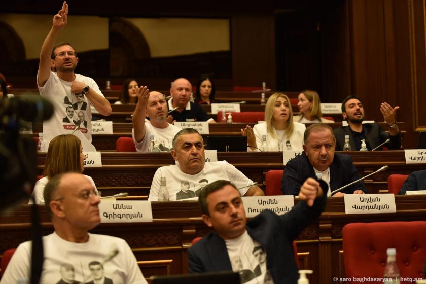 Armenian Parliamentary Opposition Rejects Closed-Door Meeting with Pashinyan