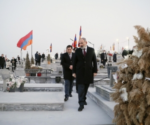 Pashinyan Visits Yerablur Pantheon; Pays Respects to War Dead