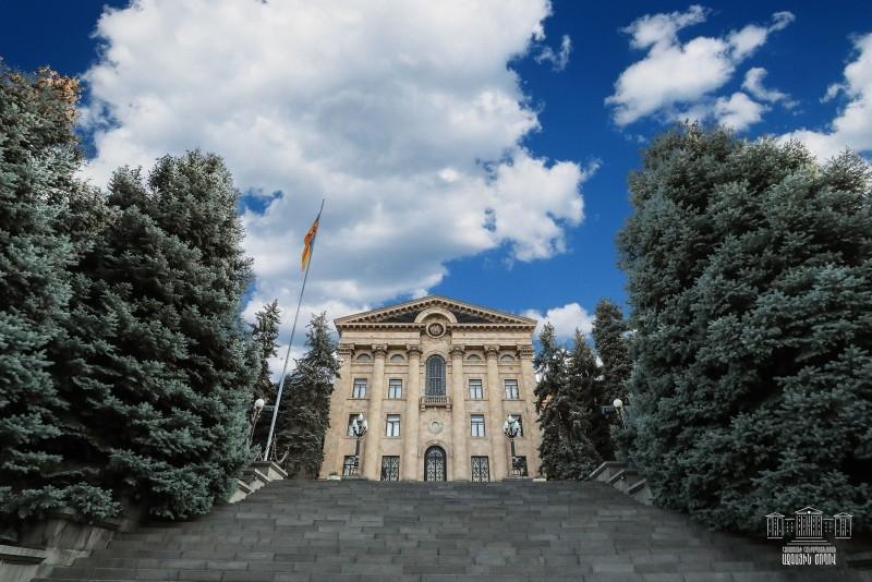 Պետական-իրավական հարցերի մշտական հանձնաժողովն արտահերթ նիստ է հրավիրել