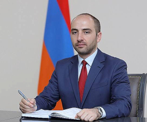 Armenian Foreign Ministry Says Peace Treaty with Azerbaijan a "Priority"