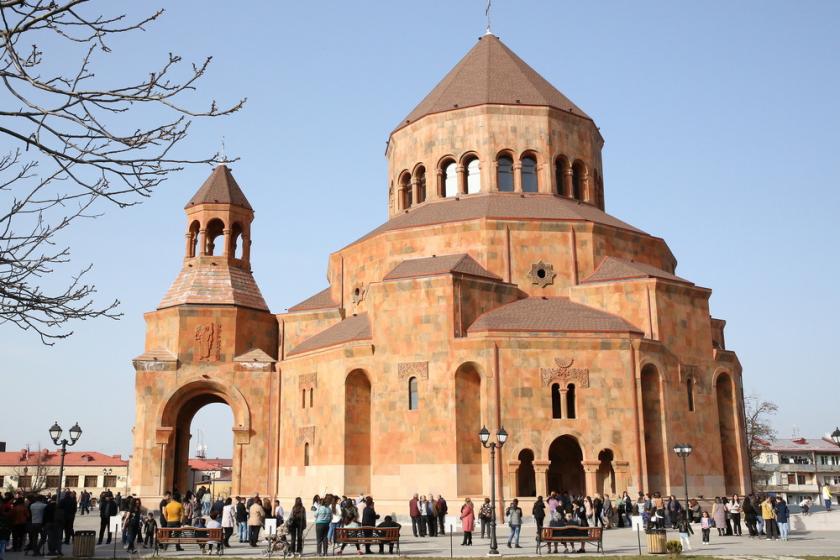 Միասնական աղոթք է հնչել Արցախի թեմի բոլոր գործող եկեղեցիներում