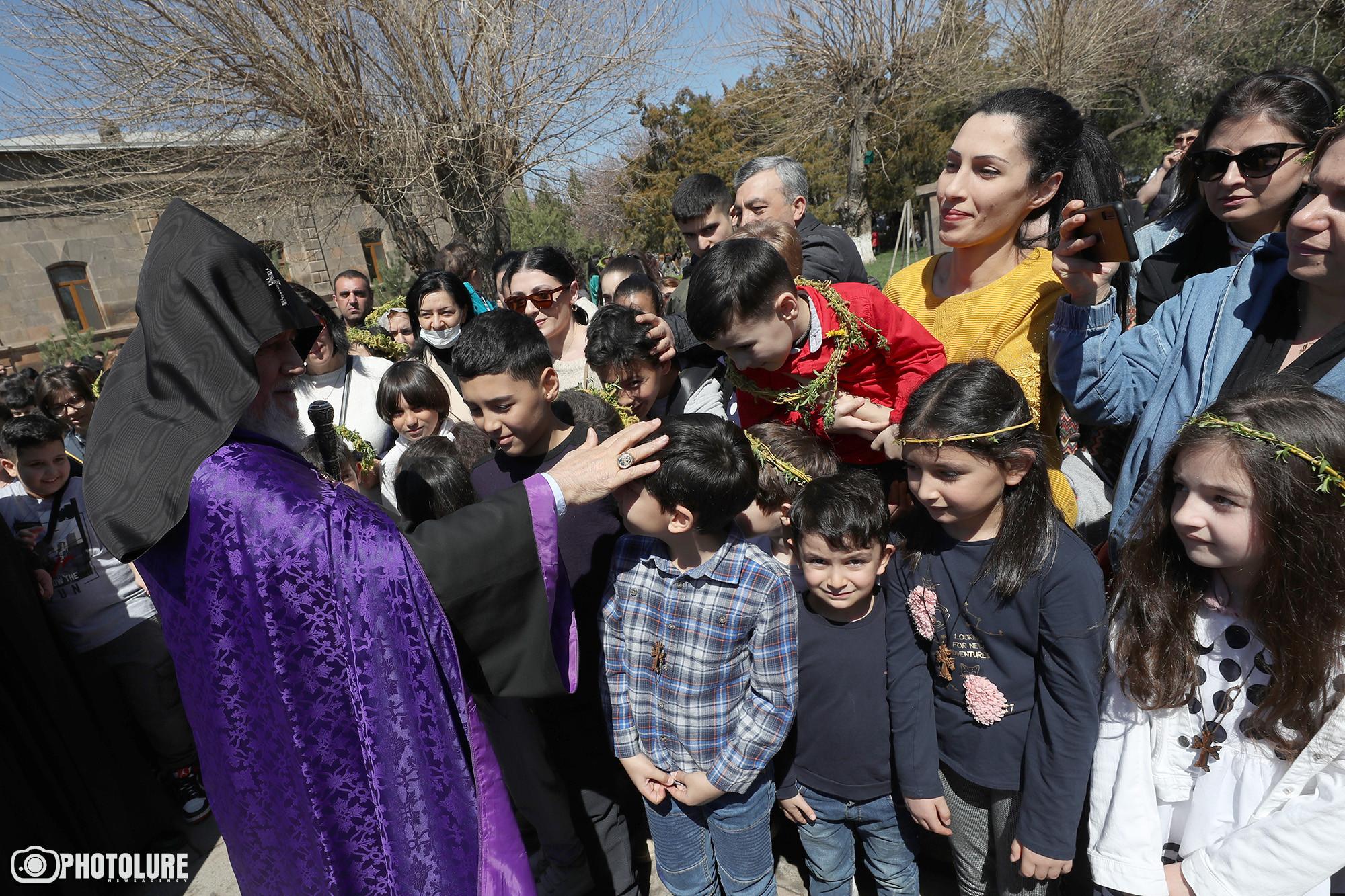Ծաղկազարդի տոնը Մայր Աթոռ Սուրբ Էջմիածնում
