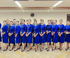 Ֆլայ Արնան նշում է իր առաջին օդանավի անձնակազմի ուսուցման ավարտը