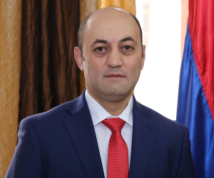 Կենտրոն վարչական շրջանի ղեկավարը հեռանում է պաշտոնից