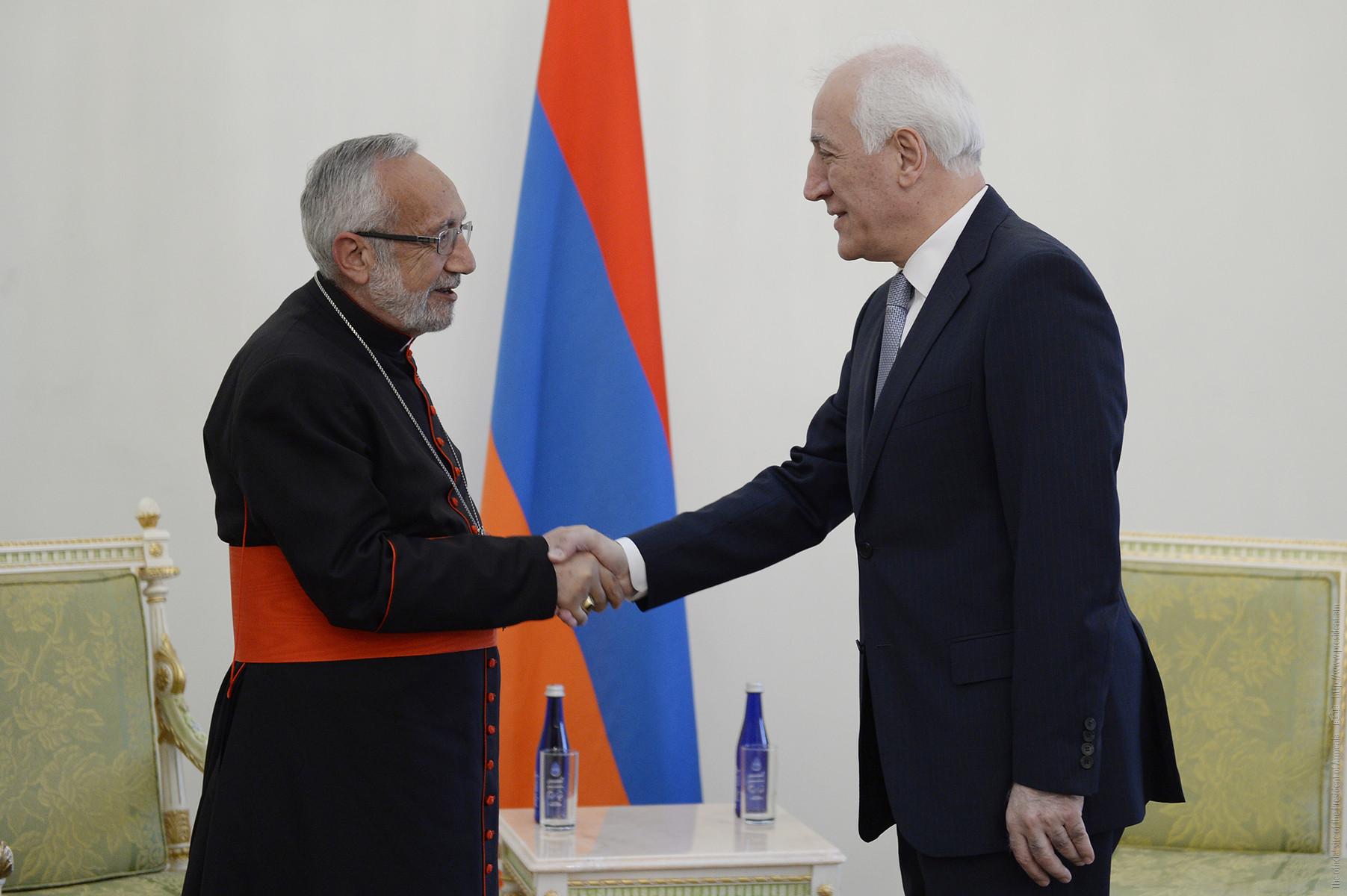 Նախագահն ընդունել է Տանն Կիլիկիո Կաթողիկե Հայոց կաթողիկոս պատրիարք Ամենապատիվ և Գերերջանիկ Տեր Ռաֆայել Պետրոս Մինասյանին