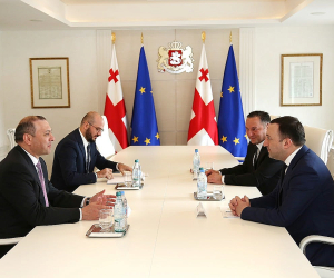 ԱԽ քարտուղար Արմեն Գրիգորյանը հանդիպել է Վրաստանի վարչապետ Իրակլի Ղարիբաշվիլիի հետ