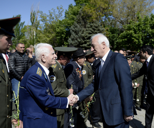 May 9: Armenian President Pays Tribute to Homeland Defenders.