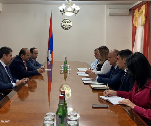 Նարեկ Մկրտչյանը հանդիպել է Արցախի կառավարության ներկայացուցիչների հետ