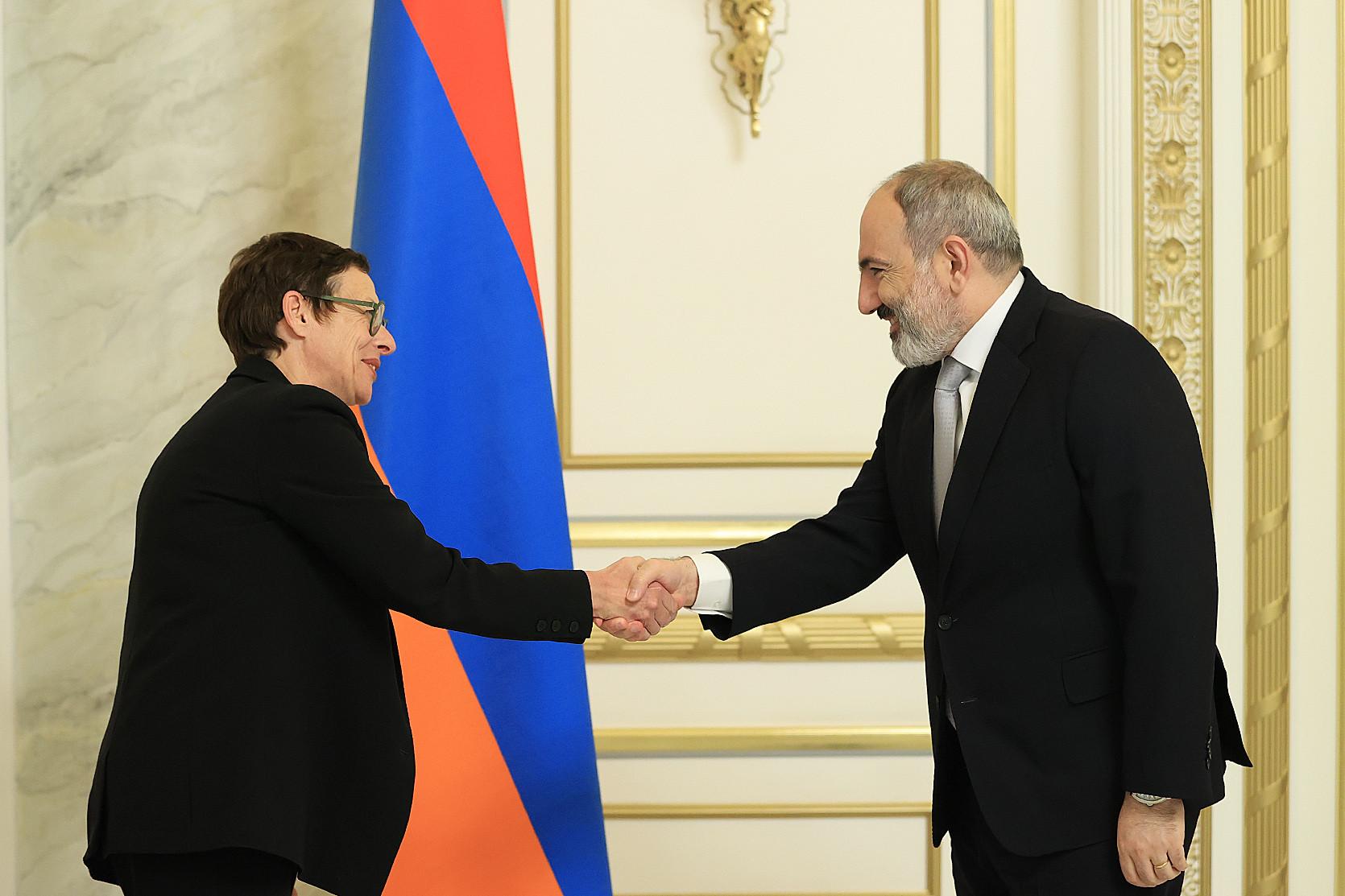Никол Пашинян принял посла Франции в Армении