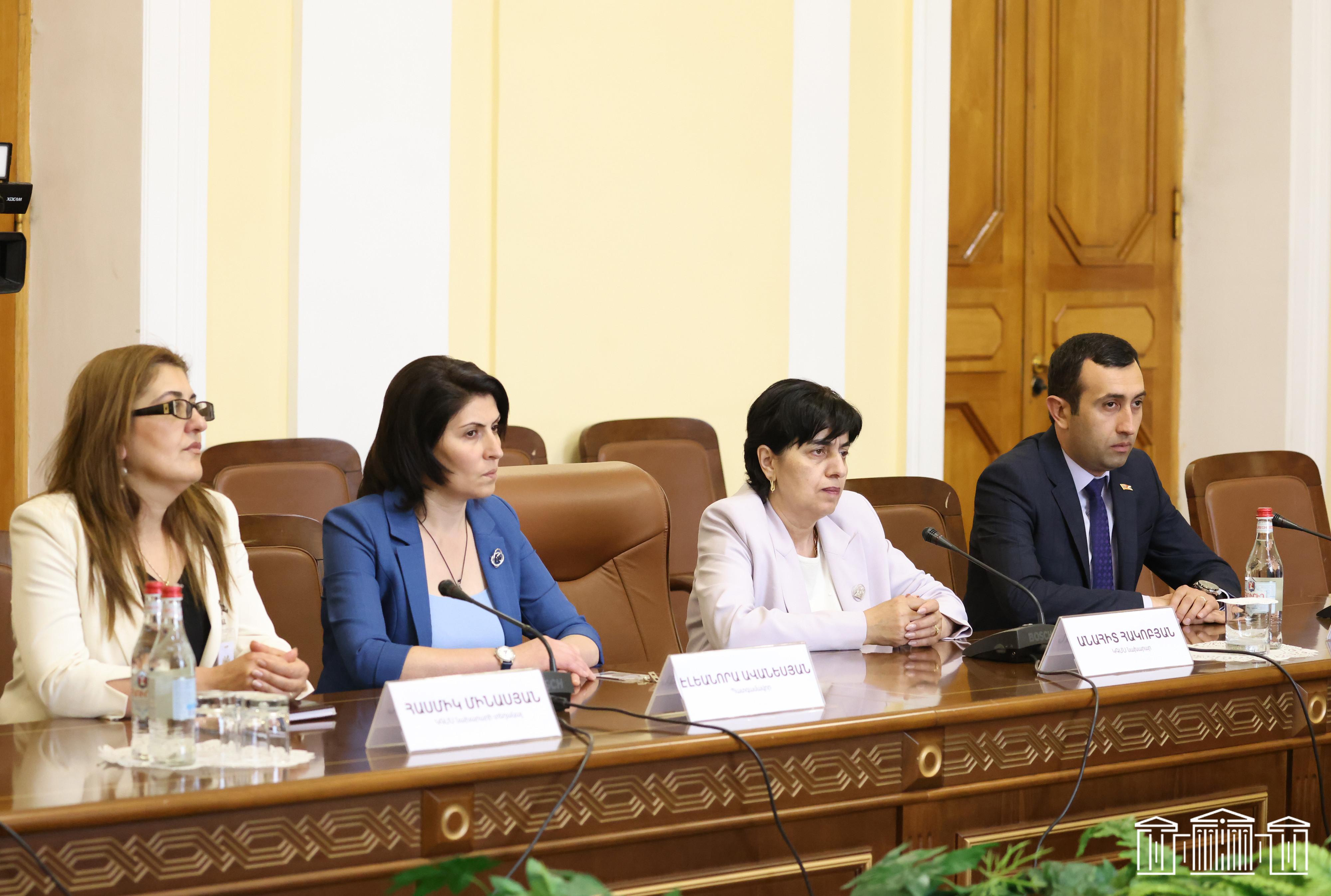 Armenian Parliament Speaker Hosts Artsakh Delegation