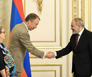 Премьер-министр Пашинян принял специального представителя ЕС по вопросам Южного Кавказа и кризиса в Грузии